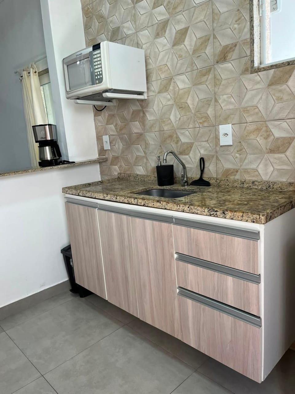 microwave, kitchen