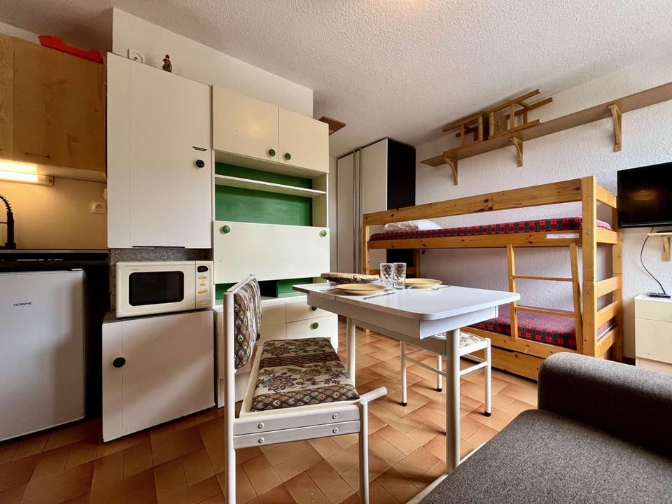 Studio confortable 2 pers proche pistes à Vars Les Claux - FR-1-330B-182 Apartment in Provence-Alpes-Côte d'Azur
