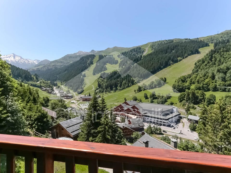 Appartement lumineux 4 pièces à Méribel avec mezzanine, wifi et parking, proche pistes - FR-1-411-736 Apartment in Les Allues