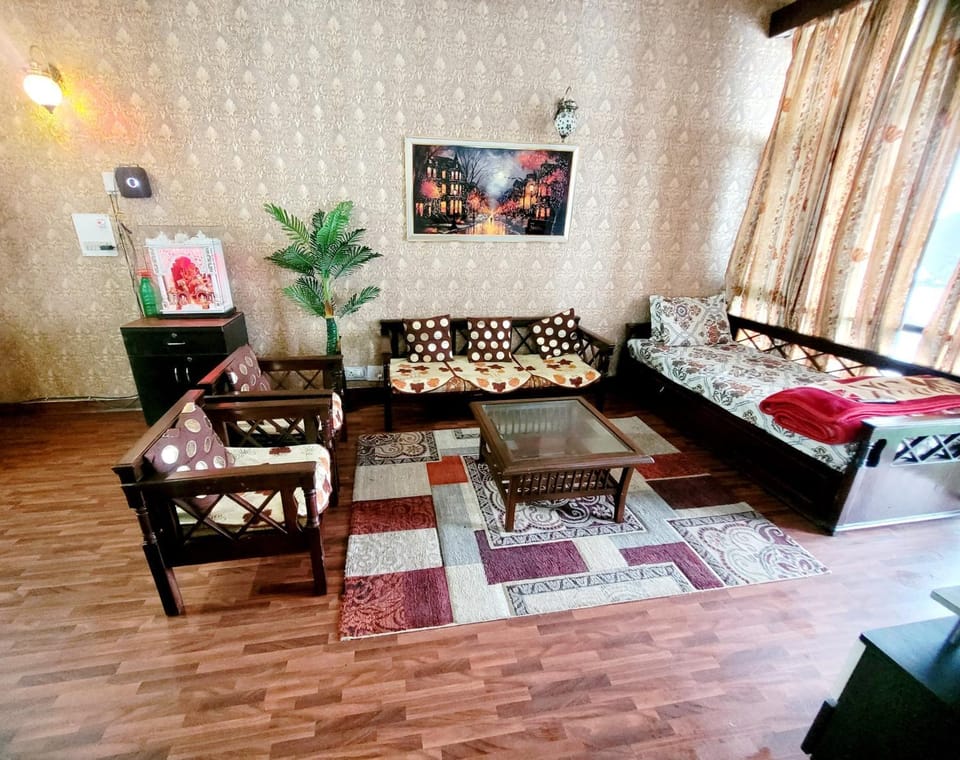 RB Cottage at mall road mussoorie House in Uttarakhand