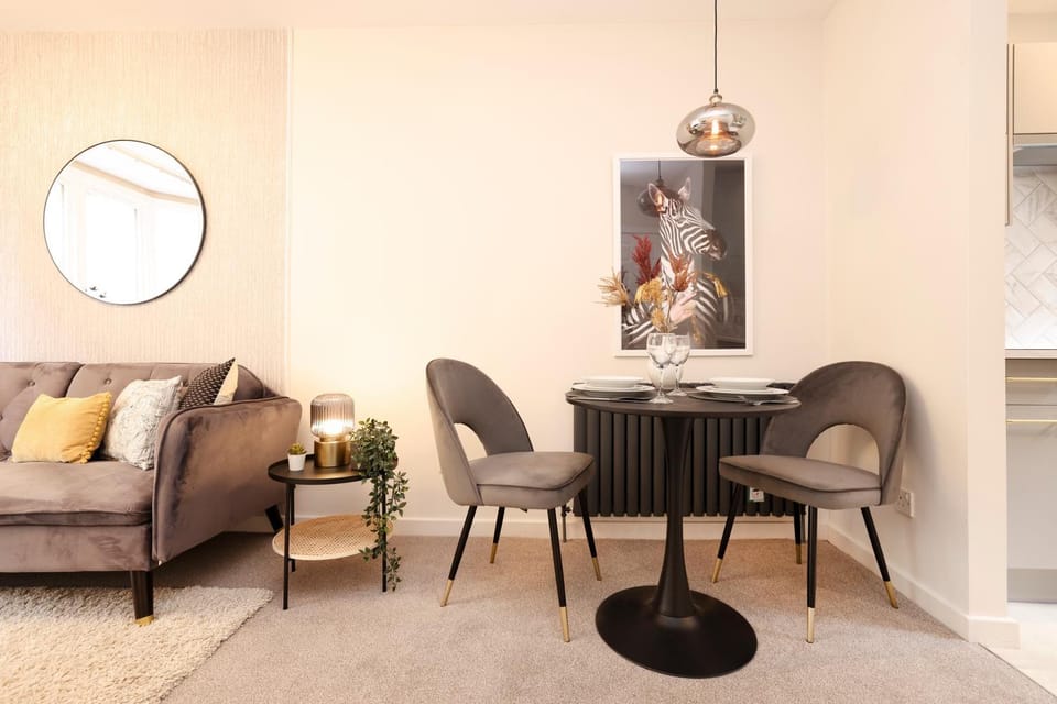 Living room, Seating area, Dining area