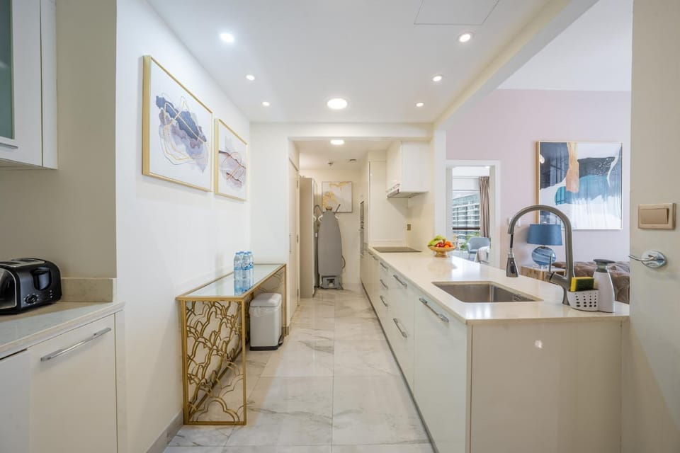 Luxury 120sqm 1BR 5 Pools 2 Min to JBR Beach Apartment in Dubai