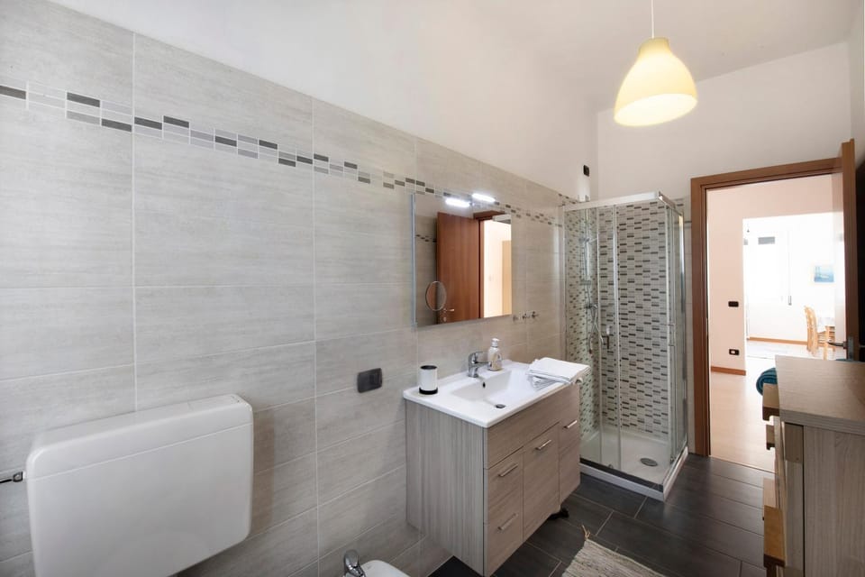 Bathroom, Living room