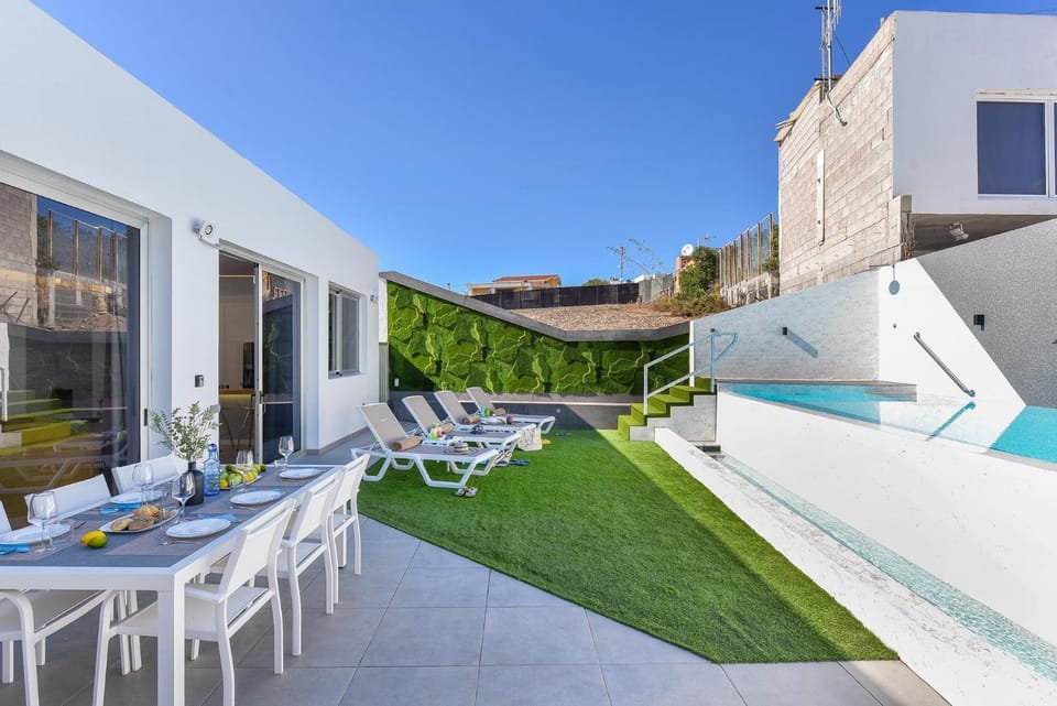 Garden, Solarium, Balcony/Terrace, Swimming pool