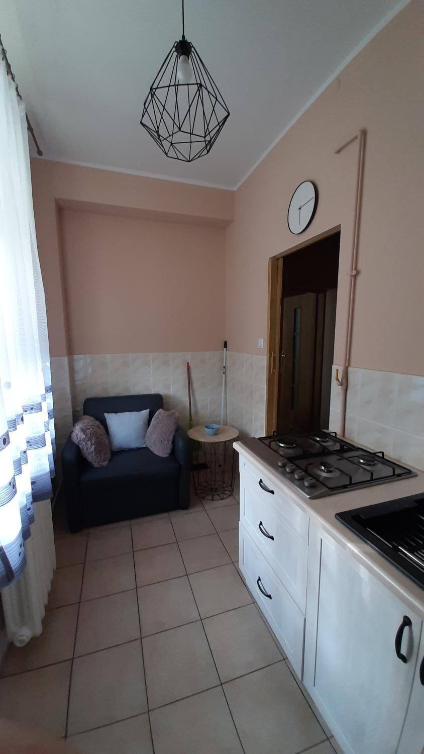 Kitchen or kitchenette, Communal kitchen