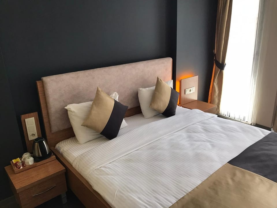 Bed, Bedroom