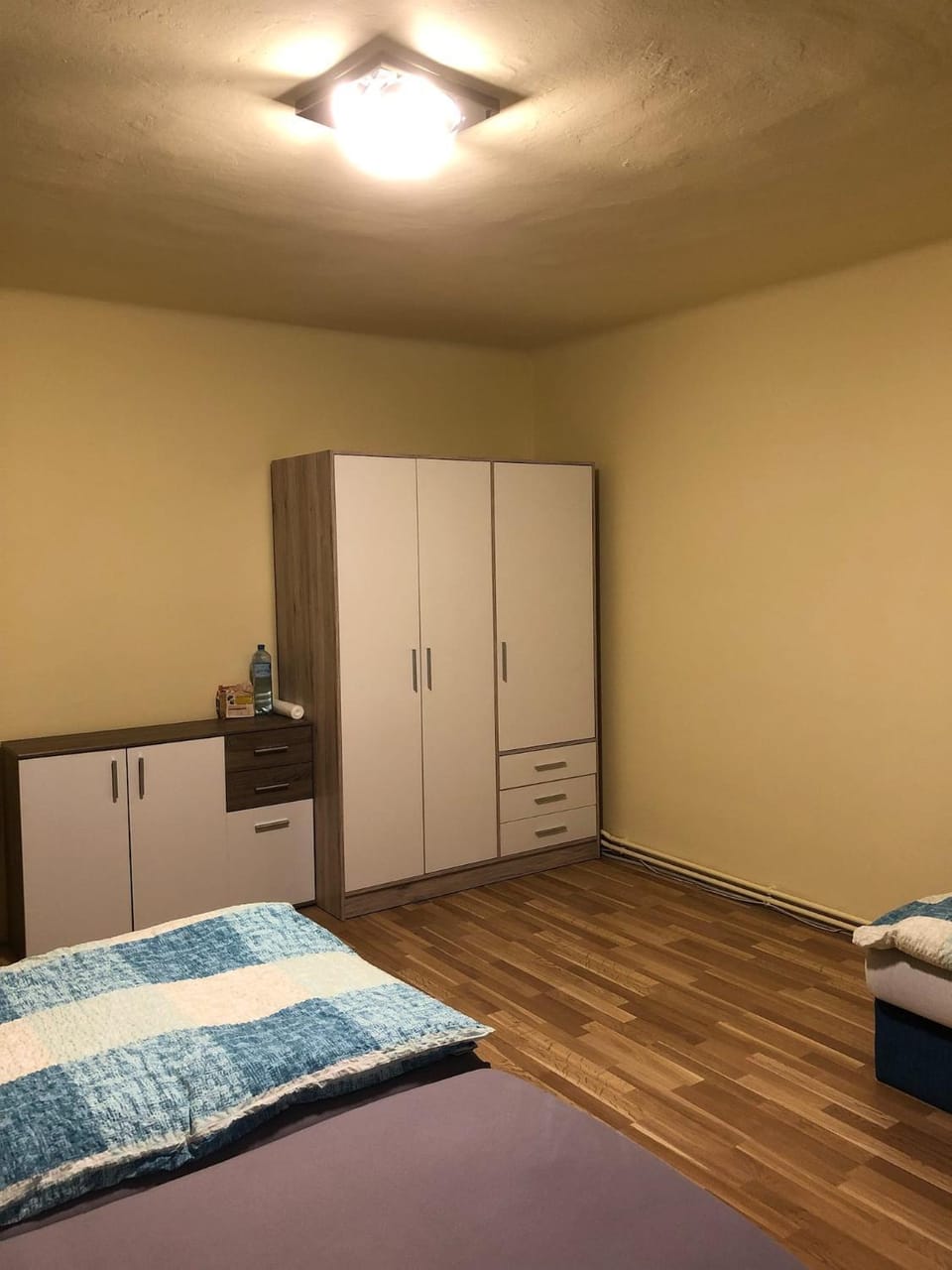Bedroom, hair dresser