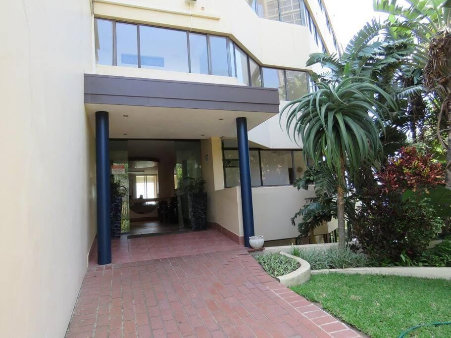 Property building, Facade/entrance