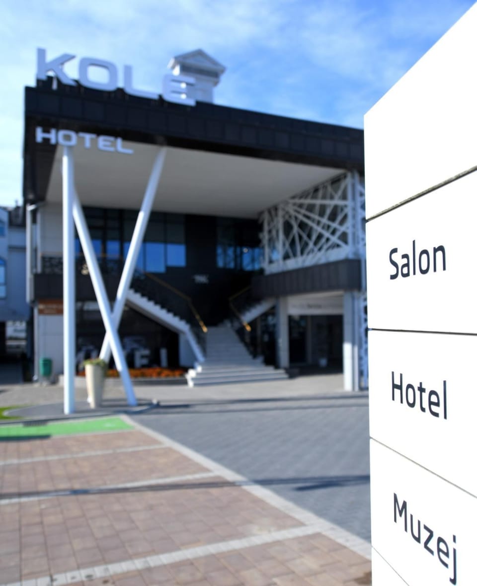 Property building, Facade/entrance, Day, Property logo or sign, Logo/Certificate/Sign, Text overlay, Street view