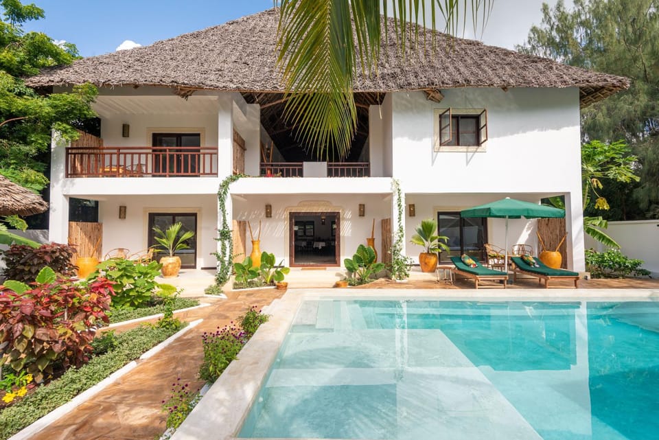 Balcony/Terrace, Swimming pool
