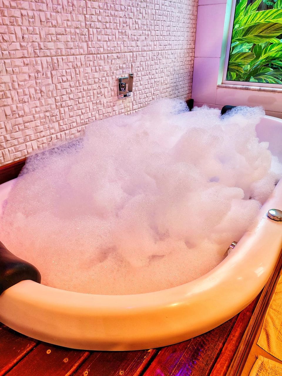 Hot Tub, Bath