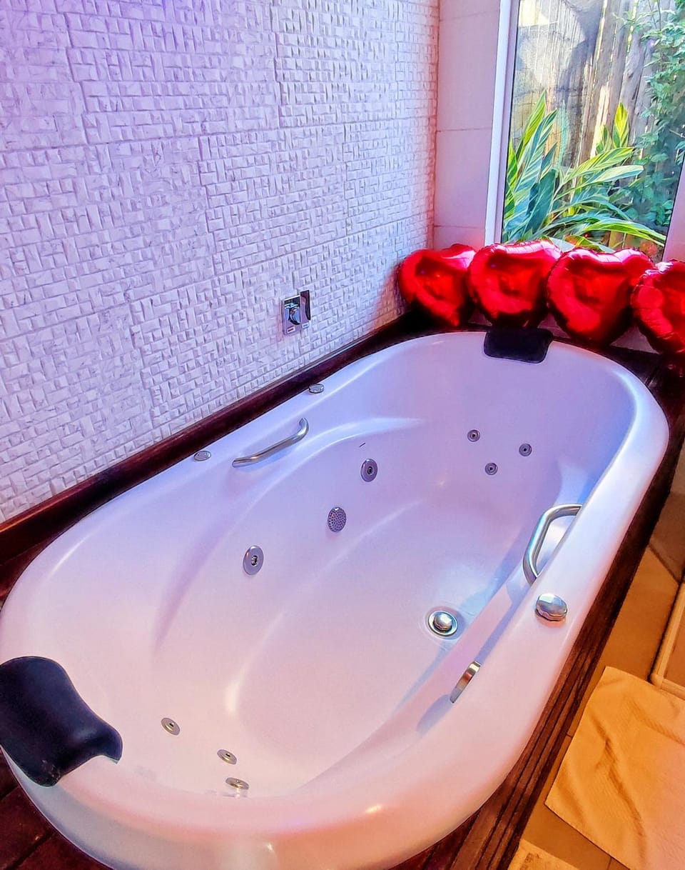 Hot Tub, Bath