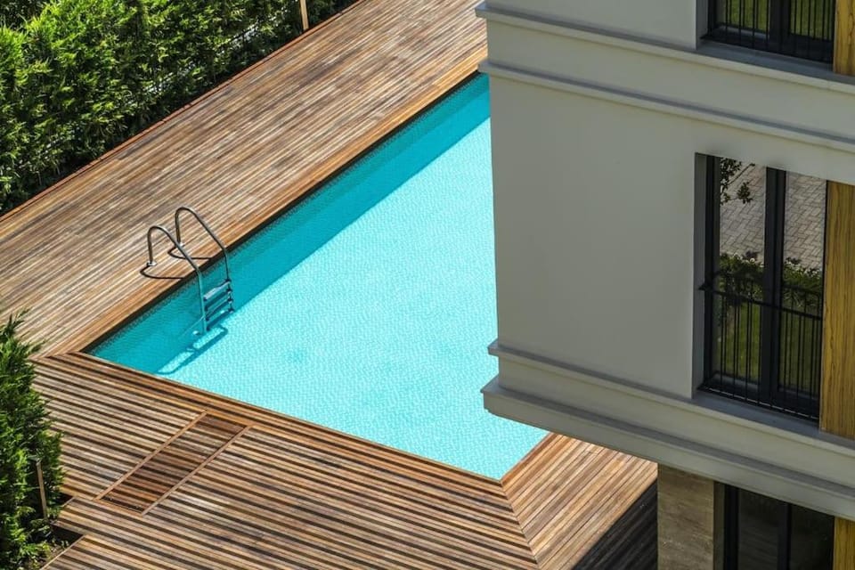Pool view, Swimming pool