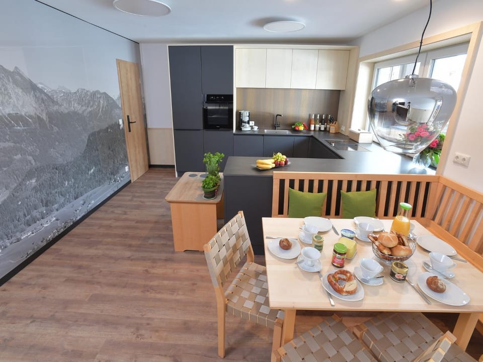 Kitchen or kitchenette, Seating area, Dining area, kitchen
