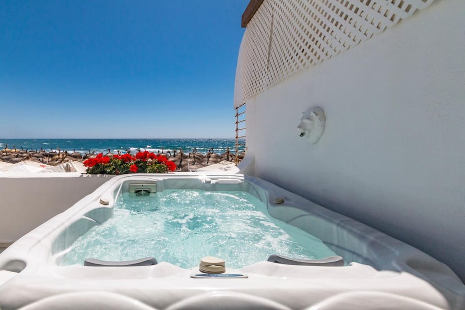 Superb Large Apartment on the Beach Apartment in Marbella