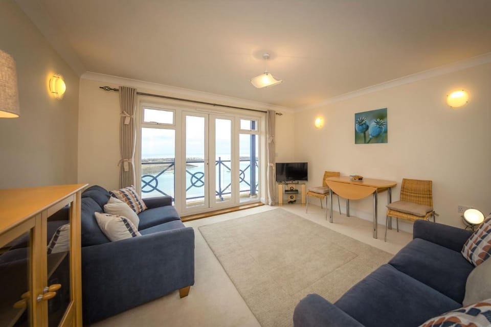 Seaviews Sovereign Harbour - adults-only apartment Apartment in Eastbourne