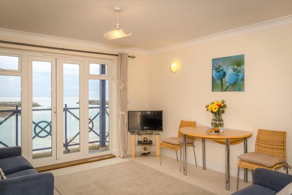 Seaviews Sovereign Harbour - adults-only apartment Apartment in Eastbourne