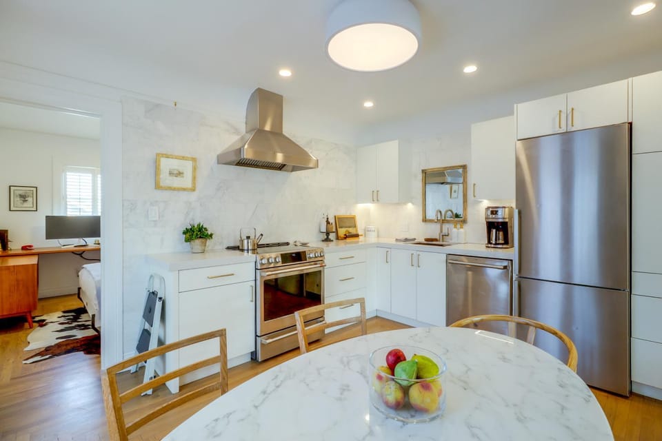 Charming Midtown Brick Home: Walk to Truckee River House in Reno