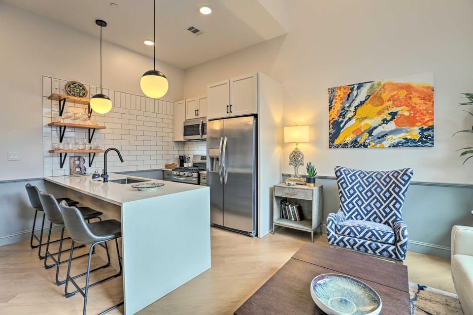 Modern Downtown Birmingham Condo w/ Rooftop Access House in Birmingham