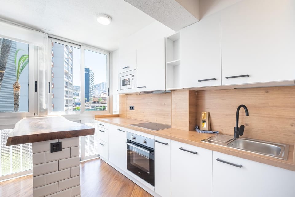 Kitchen or kitchenette, City view, Street view, minibar, pet friendly, stove