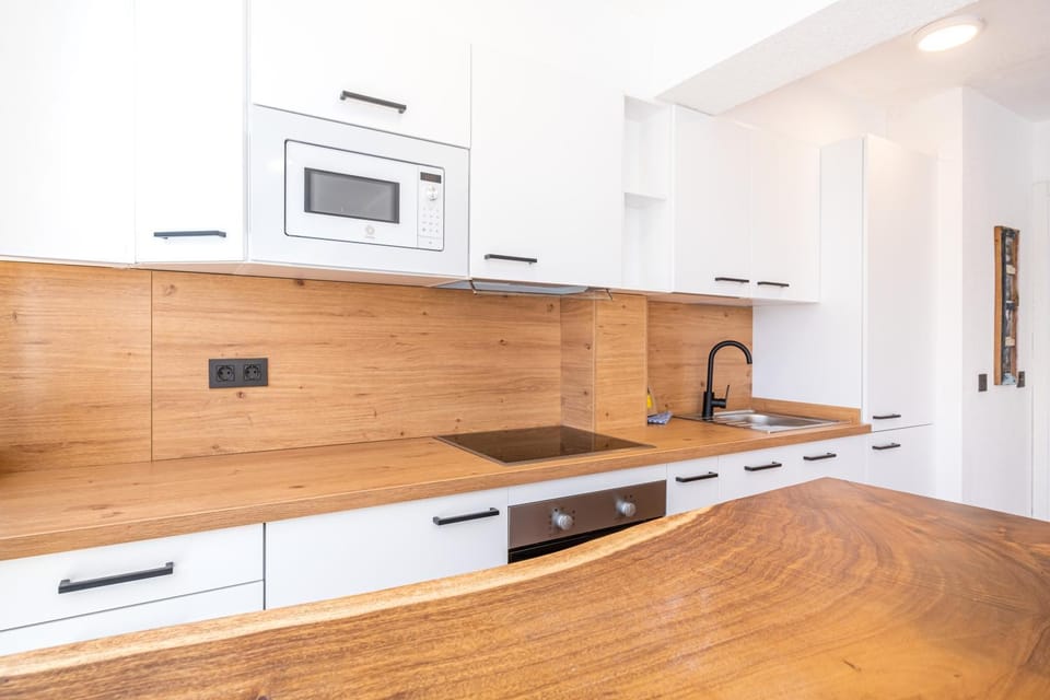 Kitchen or kitchenette, minibar, pet friendly, stove
