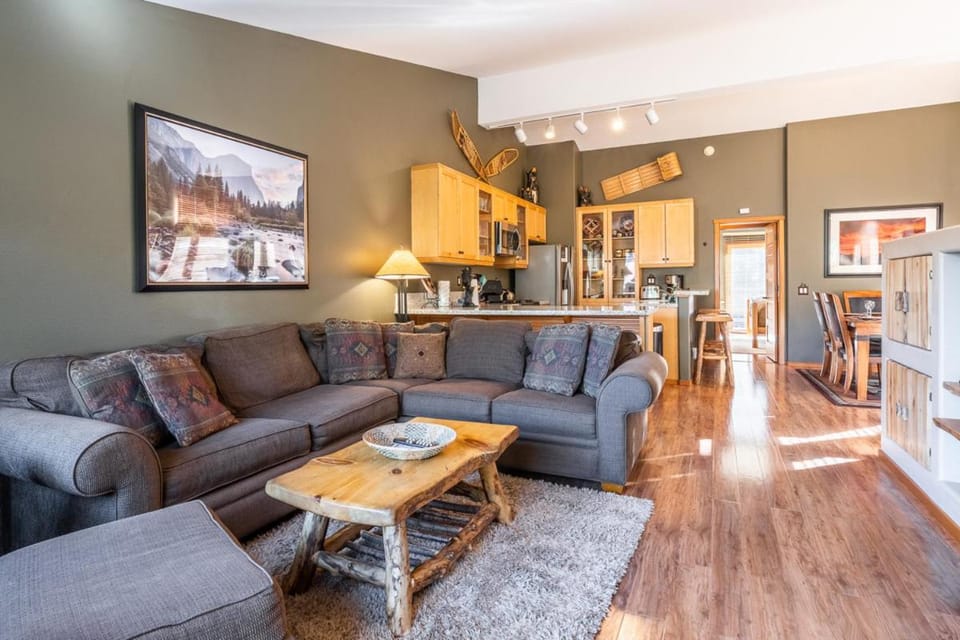 Snowcreek V 963 House in Mammoth Lakes