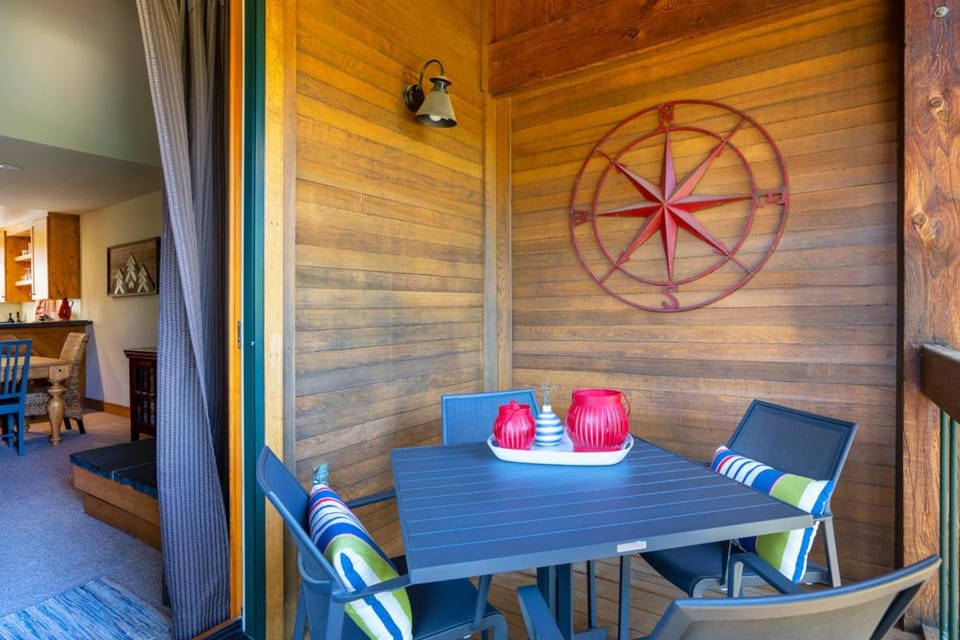 Northstar - Gold Bend Getaway House in Northstar Drive