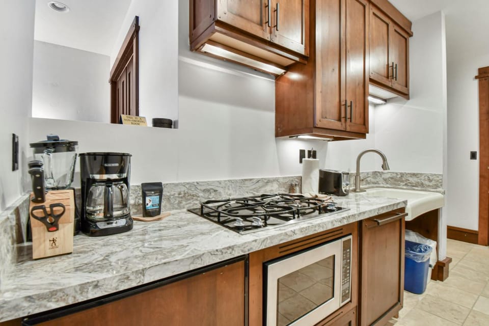 Arrowleaf Lodge - 1 Bed Studio #100A House in Park City