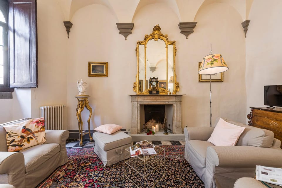 Living room, Seating area