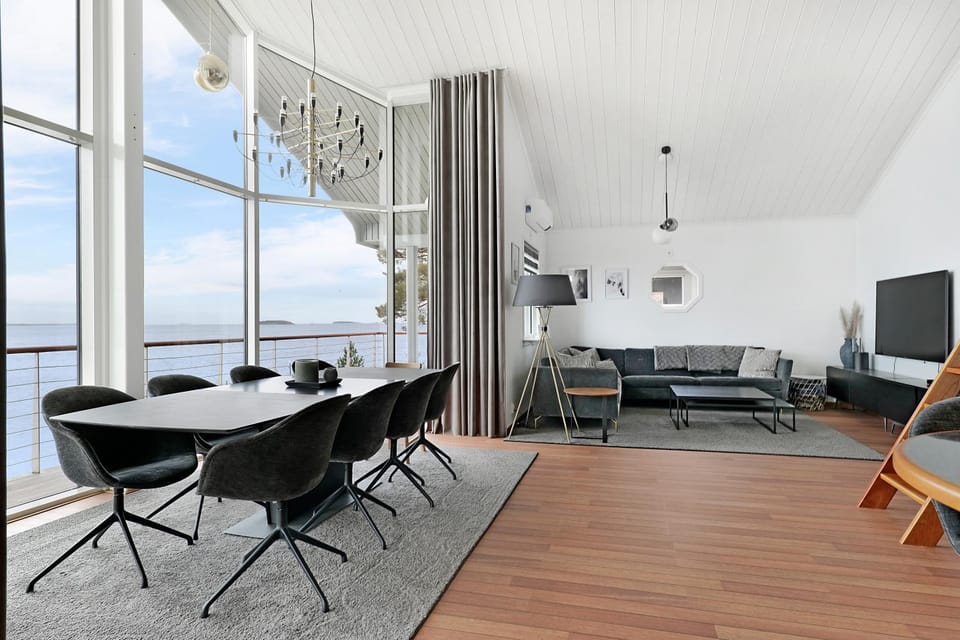 TV and multimedia, Living room, Dining area