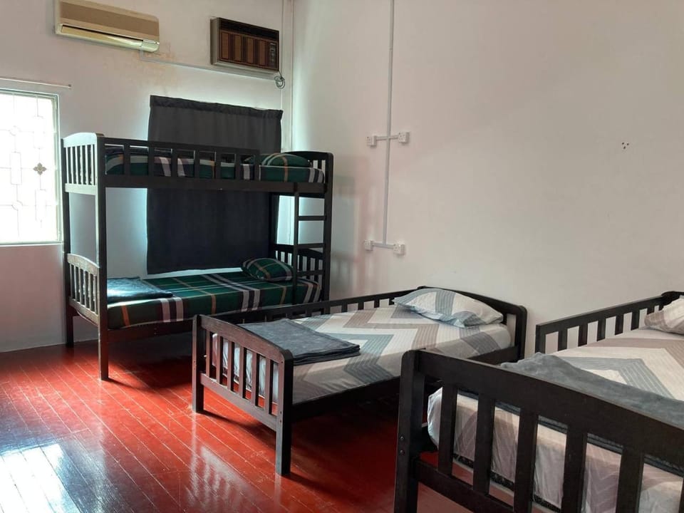 Travellers Diary Guesthouse Bed and Breakfast in Malacca
