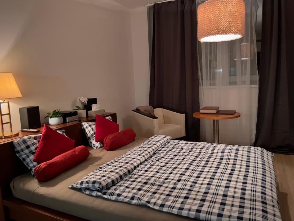 Bed, Photo of the whole room, Bedroom