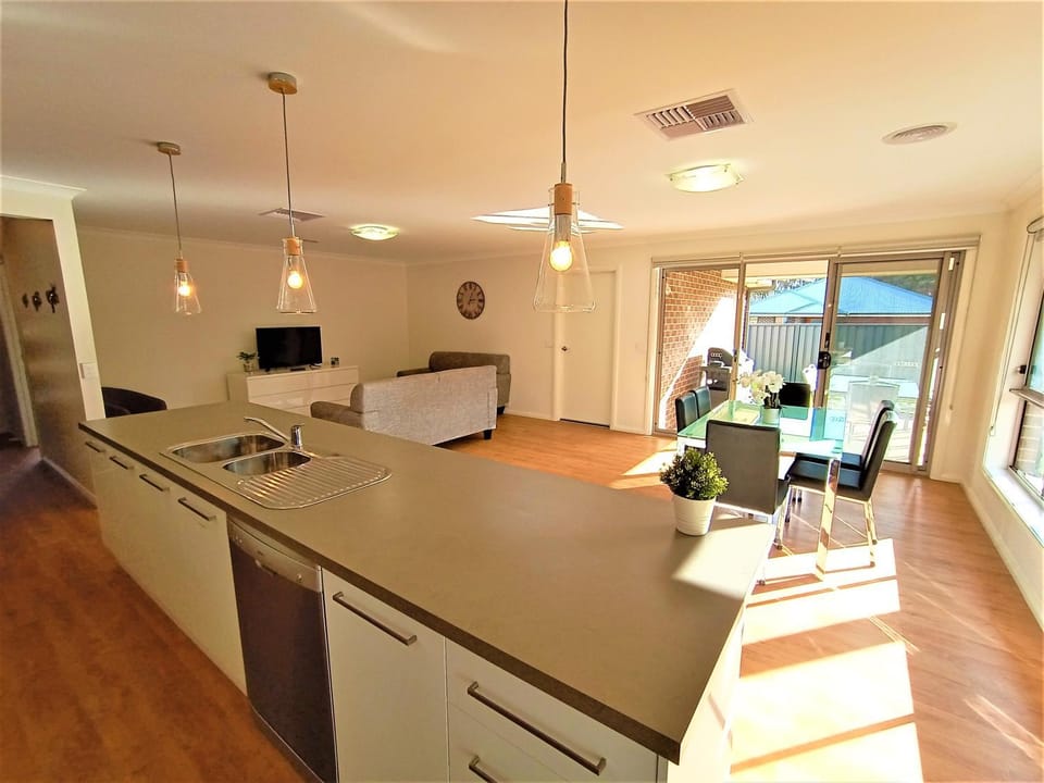 Living room, Seating area, Dining area, kitchen, kitchen