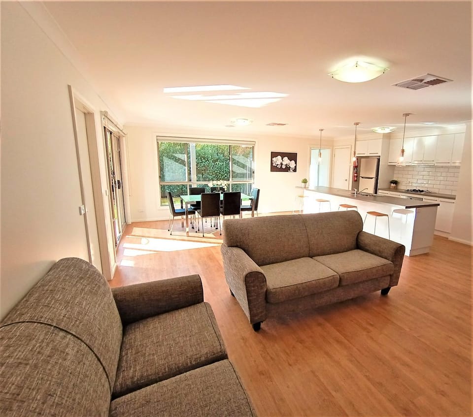 Living room, Seating area, Dining area, kitchen, kitchen