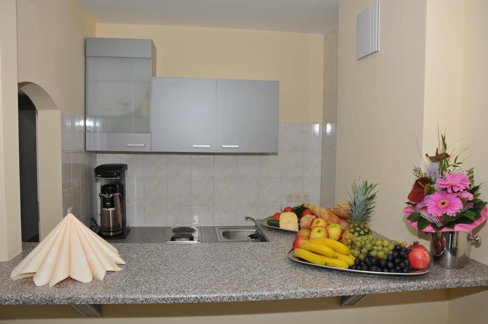 Food and drinks, Decorative detail, Food