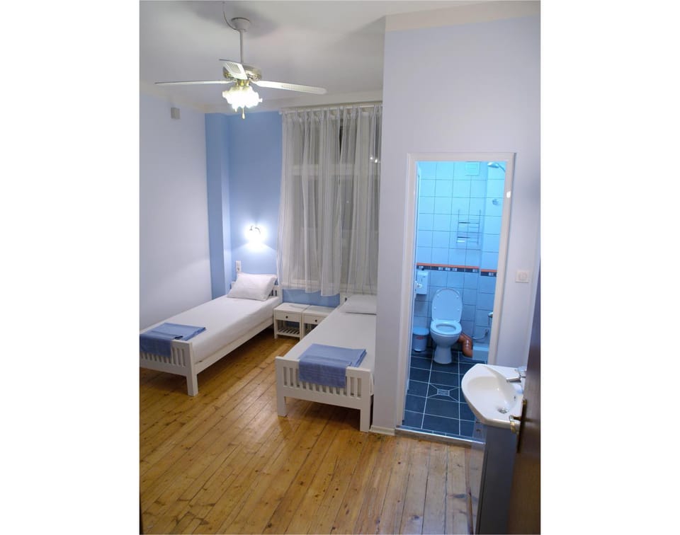 Bed, Bathroom, Photo of the whole room, Bedroom