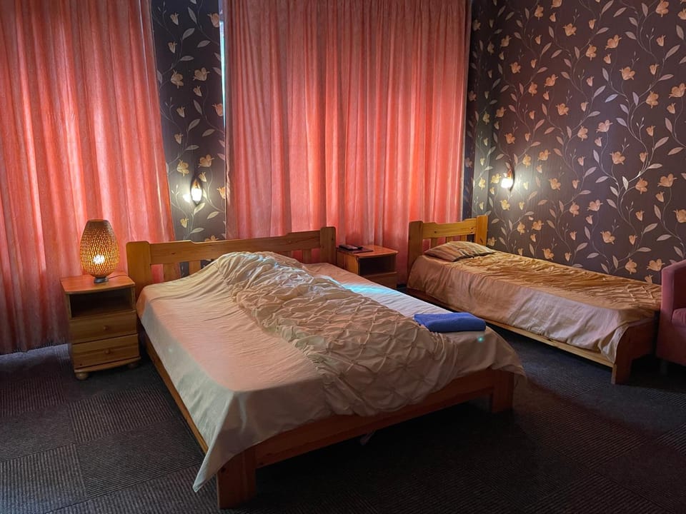 Bed, TV and multimedia, Bedroom, heating, towels, air conditioner