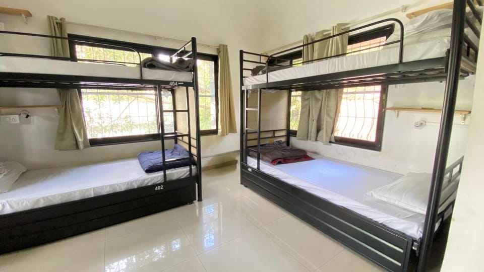 Lifespace- Spacious Hostel in a Luxurious Villa Hostel in Pune