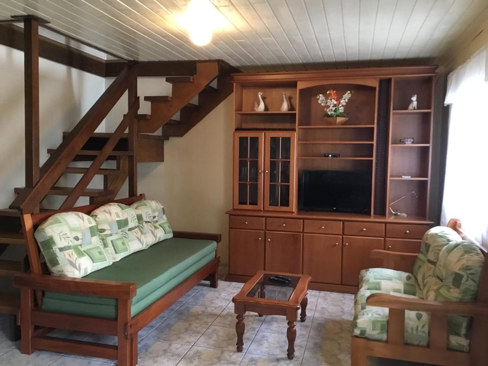 Communal lounge/ TV room, TV and multimedia, Living room