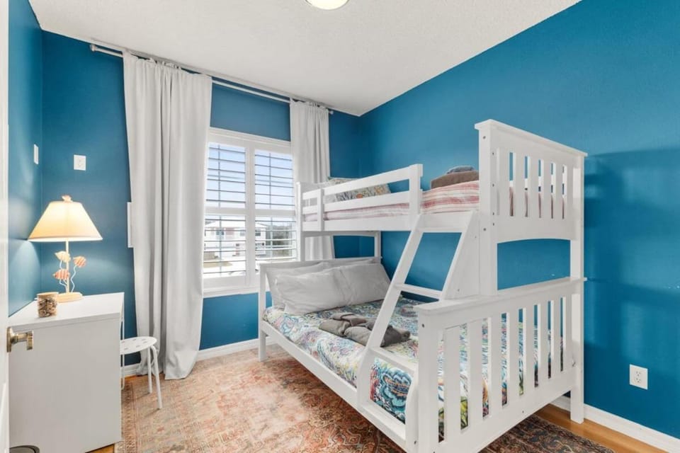4BR house, 2 blocks from the beach House in Butler Beach