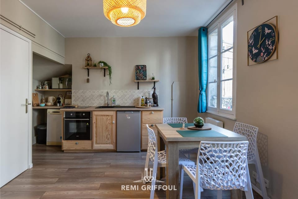 Emeraude Cozy Nest 3 Heart of Historic District 2 guests Apartment in Honfleur