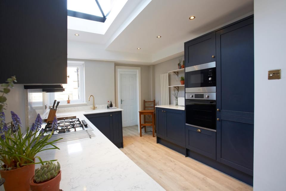 Kitchen or kitchenette, oven, stove