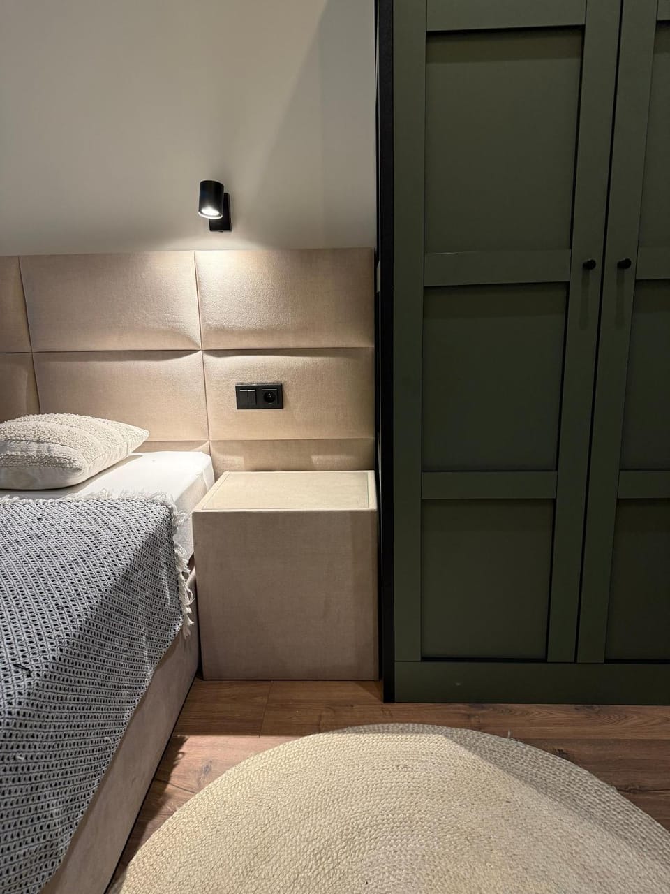 Bed, Photo of the whole room, Bedroom, wardrobe