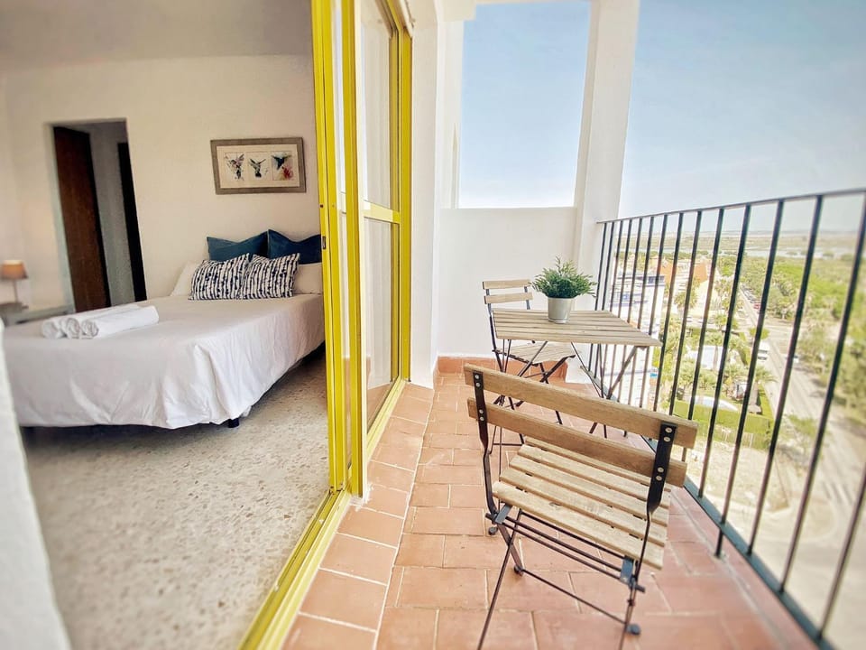 Bed, View (from property/room), Balcony/Terrace