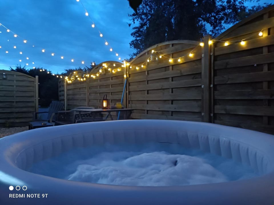 Sauna & Double Jacuzzi intérieur et sous les étoiles 1h30 Paris Villa in Centre-Val de Loire
