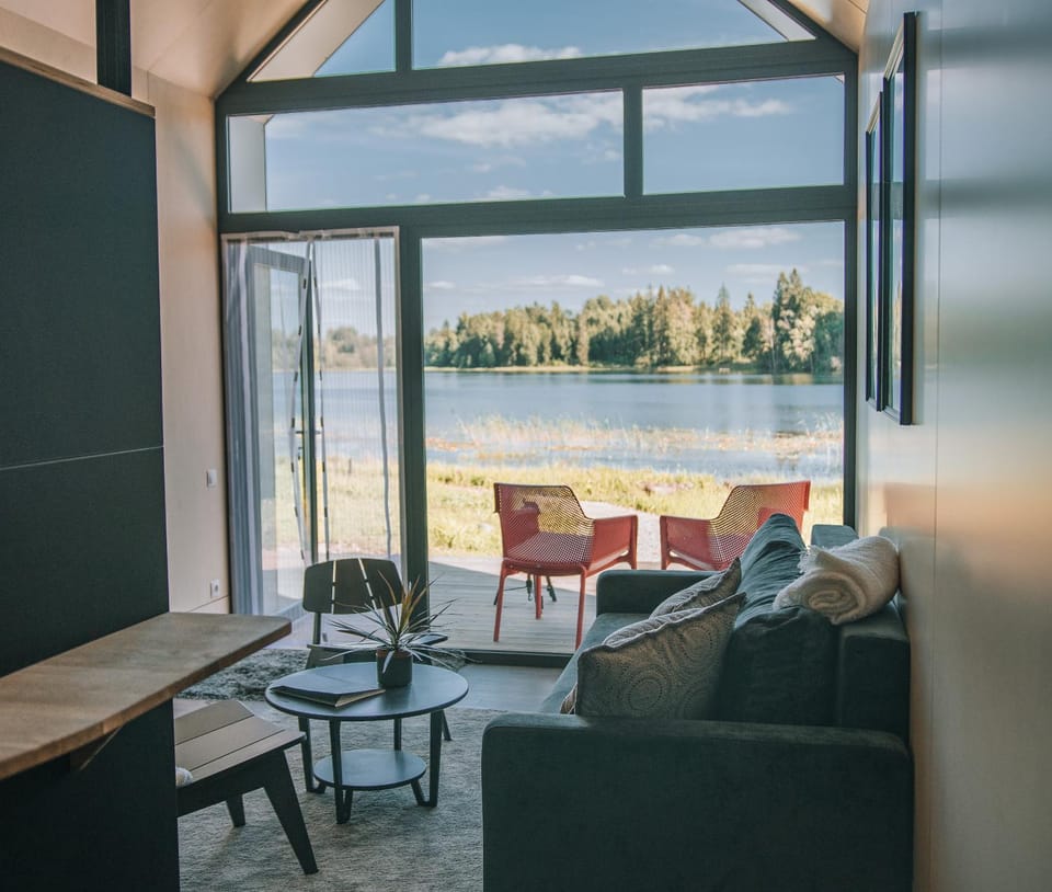 Balcony/Terrace, Living room, Seating area, Lake view