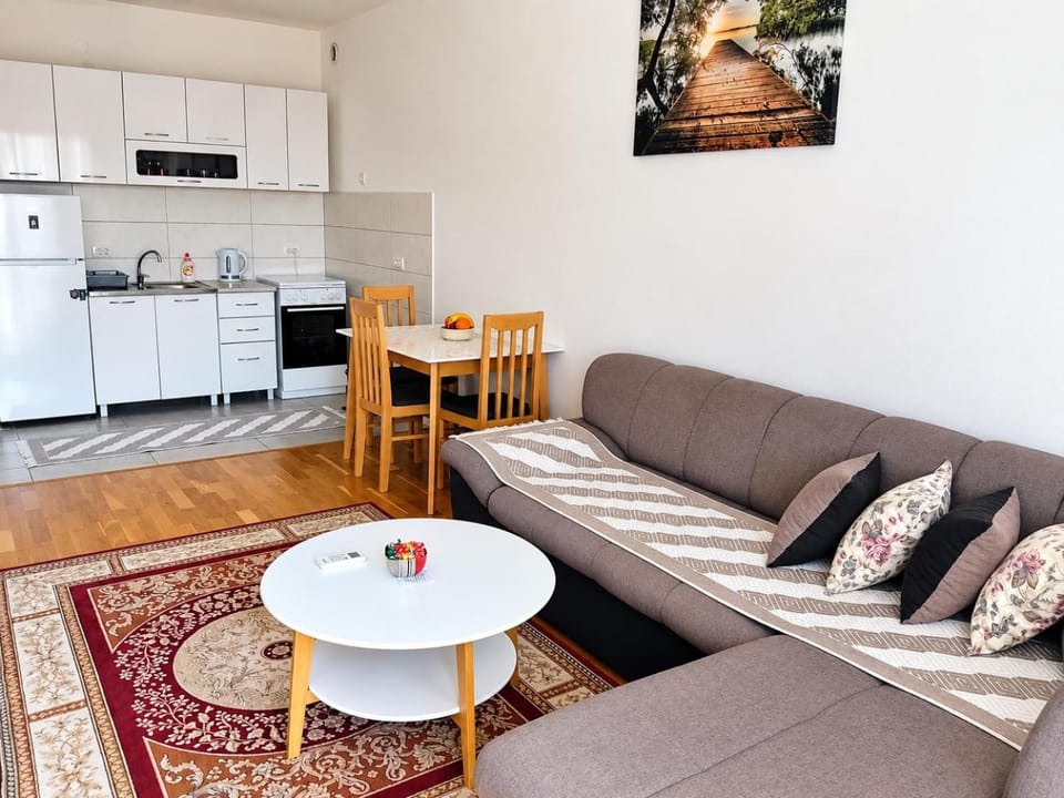 Kitchen or kitchenette, Living room, Seating area