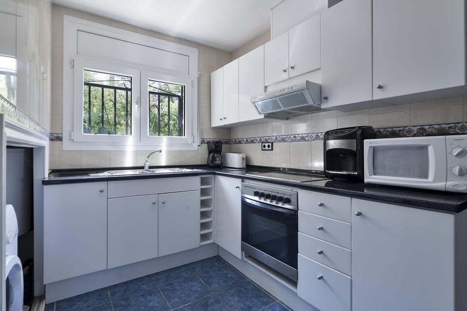 Kitchen or kitchenette, kitchen