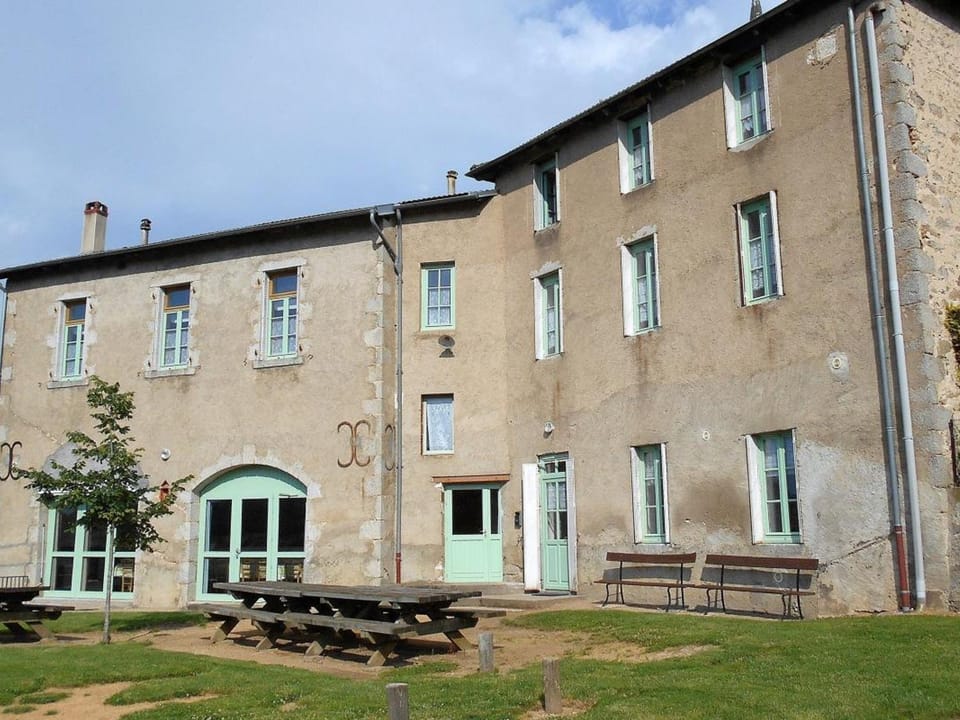 Gîte pour 14 pers à La Chabanne avec WiFi et animaux admis - FR-1-489-340 House in Auvergne-Rhône-Alpes