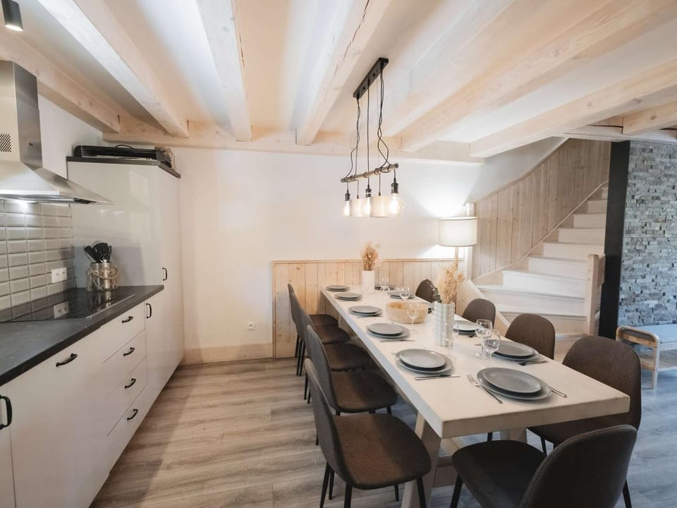 Somptueux chalet 130 m², 11 pers, vue montagnes, cheminée, 5 chambres - FR-1-545-27 Chalet in Les Allues